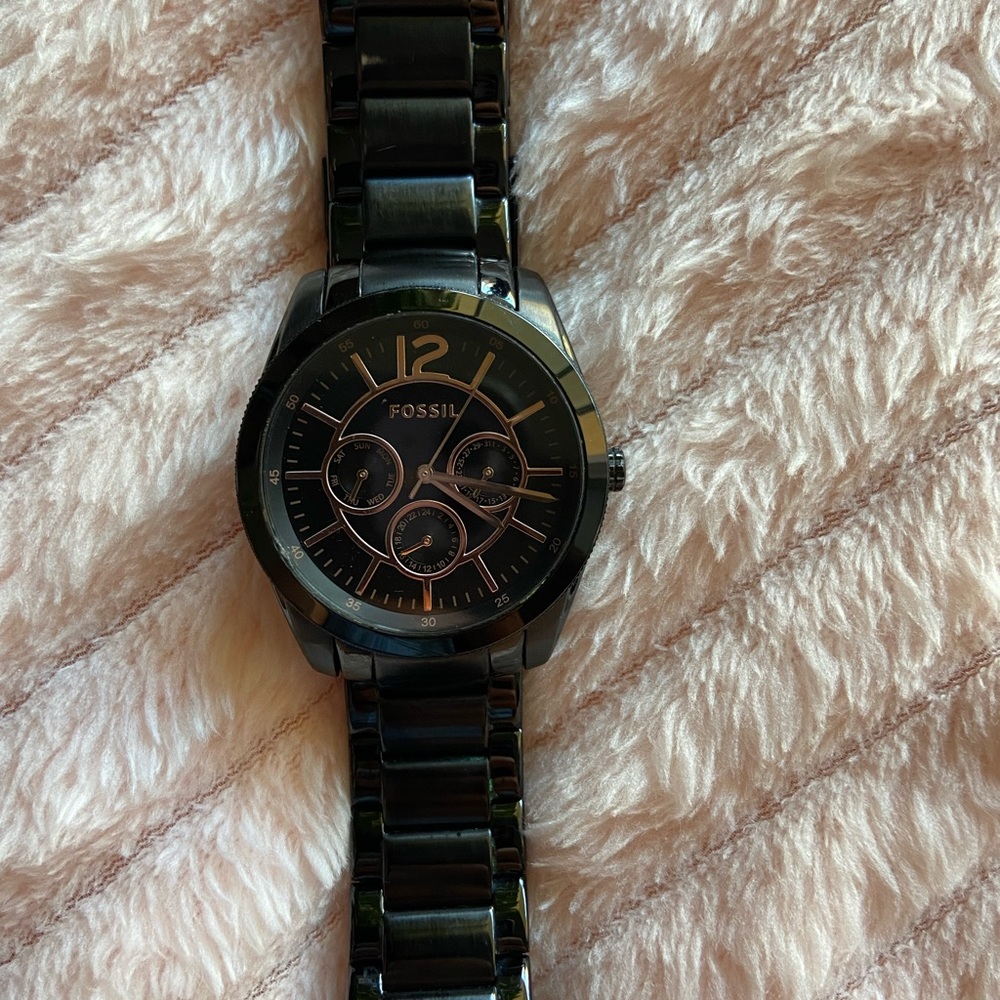 Selling my Fossil black stainless steel multifunction round 20mm rose gold #’s